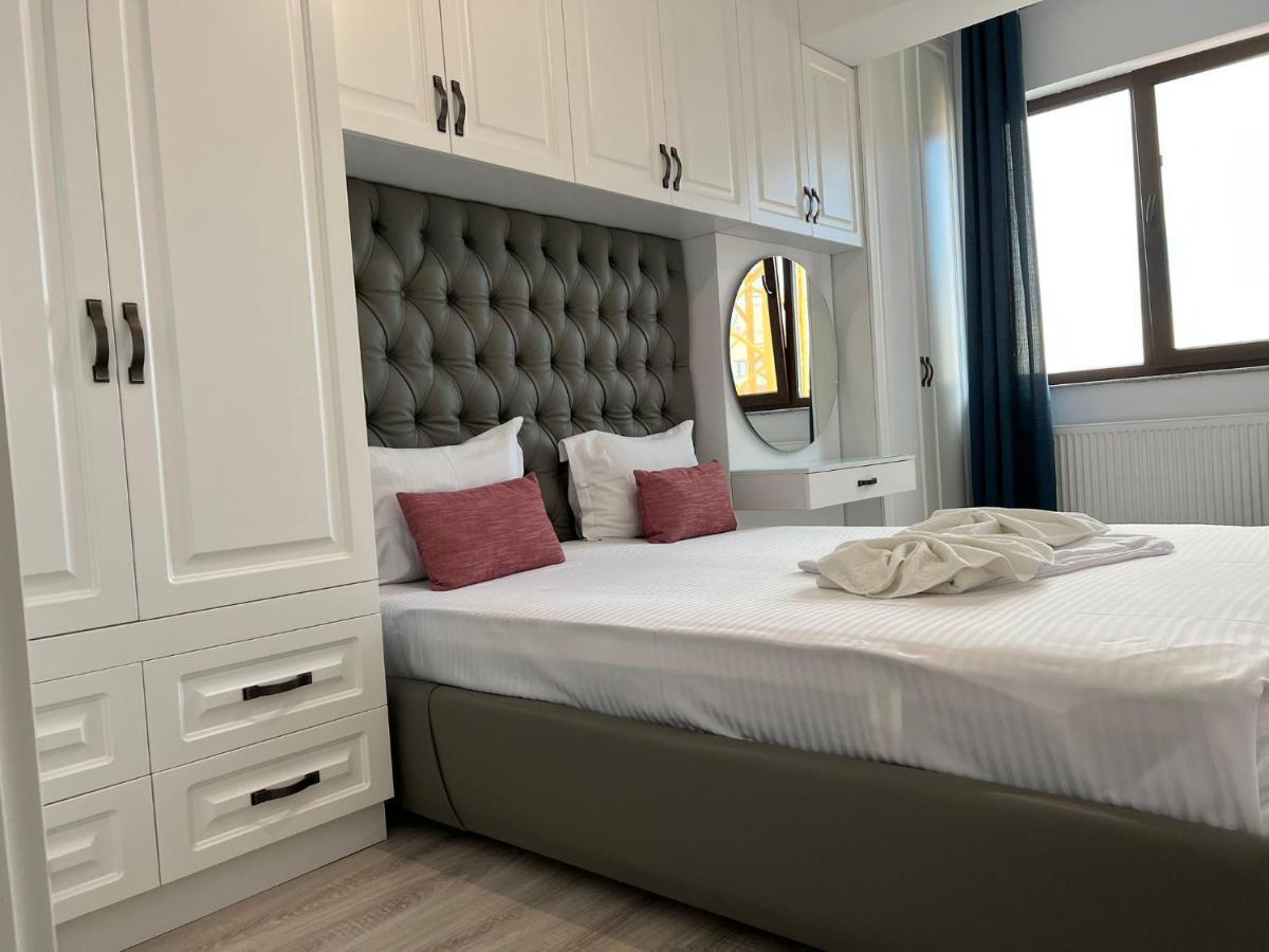 Studios & Apartments Palas By Glam At Lazar Towers Iasi Luaran gambar