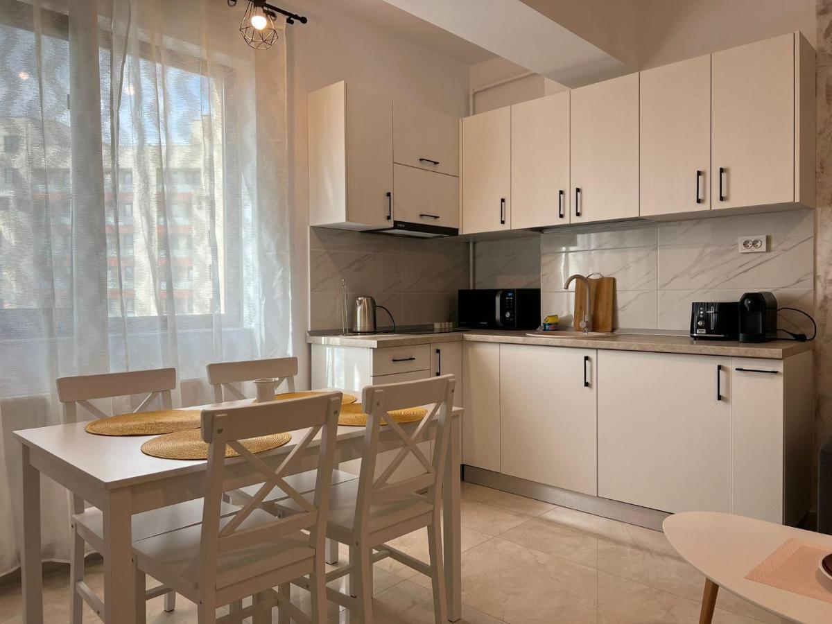 Studios & Apartments Palas By Glam At Lazar Towers Iasi Luaran gambar